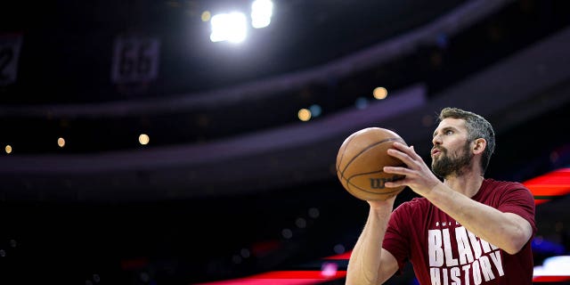 Cleveland Cavaliers forward Kevin Love before the 76ers game at Wells Fargo Center in Philadelphia on Feb. 15, 2023.