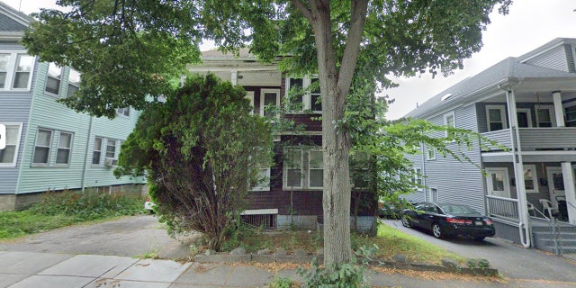 Zillow estimates the six-bedroom home could be worth nearly $700,000.