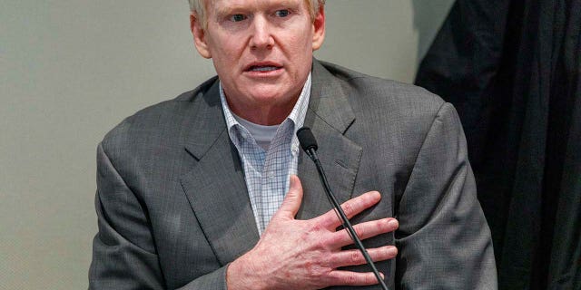Alex Murdaugh answers questions connected nan witnesser guidelines during his execution proceedings astatine nan Colleton County Courthouse successful Walterboro, South Carolina, connected Feb. 24, 2023.