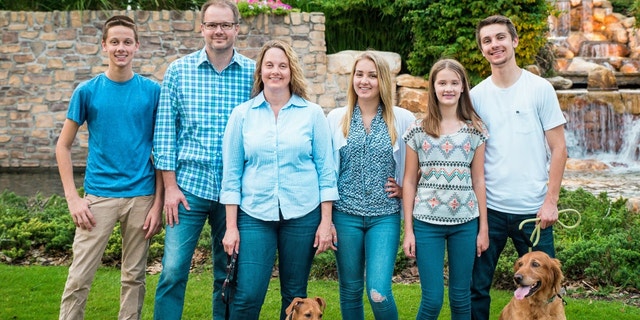 14-year-old Alaina Petty, pictured with her family.