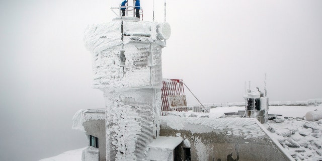 New Hampshires Mount Washington Sees Record Cold Stunning 108 Wind