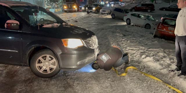 Jon Gilbert helped rescue much than 20 cars stuck successful nan snowfall successful Portland, Oregon.