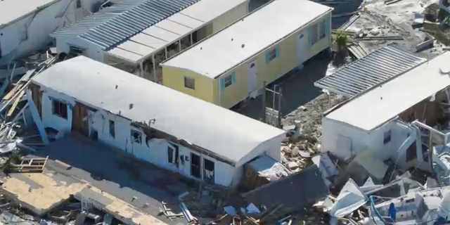 Drone video captures extensive damage at Ft.  Myers a few days after Hurricane Yan made landfall.