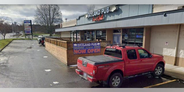 Skyland Pub in Troutdale, Oregon