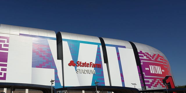 Tampilan umum Stadion State Farm pada 28 Januari 2023 di Glendale, Arizona.  State Farm Stadium akan menjadi tuan rumah NFL Super Bowl LVII pada 12 Februari. 
