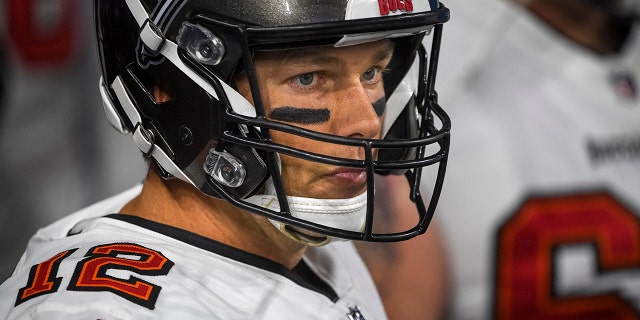 Tom Brady de los Tampa Bay Buccaneers antes del juego de los Lions en Ford Field el 26 de diciembre de 2020 en Detroit.