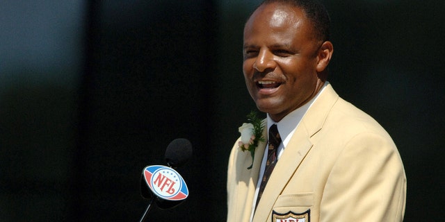 Warren Moon gives acceptance speech at NFL Pro Football Hall of Fame Enshrinement at Fawcett Stadium in Canton, Ohio on Saturday, August 5, 2006.