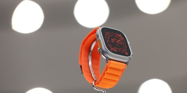 Apple patentó un reloj inteligente con cámara 6 El Apple Watch se muestra durante un evento especial de Apple el 7 de septiembre de 2022 en Cupertino, California.