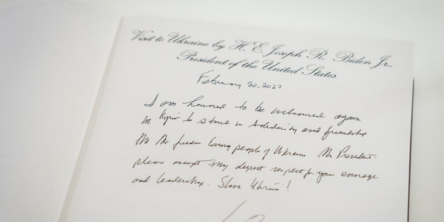 President Biden wrote a handwritten note to Ukrainian President Volodymyr Zelenskyy.
