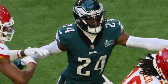 James Bradberry, centro, durante el Super Bowl LVII en Glendale, Arizona.