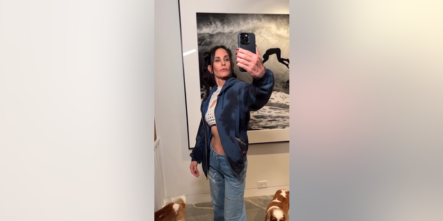 Courteney Cox showed off a new look on her Instagram.
