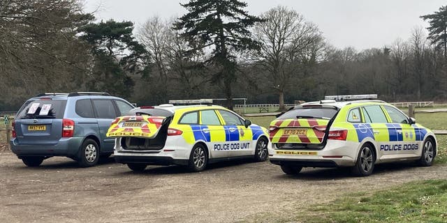 Kendaraan unit anjing Polisi Sussex di Slindon Cricket Club di Arundel, West Sussex, tempat Laurel Aldridge, 62, terakhir terlihat pada 14 Februari.