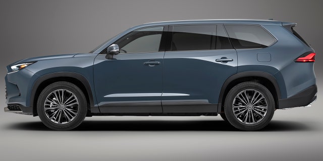 The Grand Highlander will compete against vehicles like the Kia Telluride and Honda Pilot.