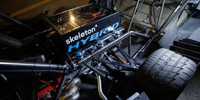 The HPD Honda CR-V Hybrid Racer uses the supercapacitor-based hybrid racing power unit that will be featured in the 2024 IndyCars.