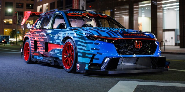 The HPD Honda CR-V Hybrid Racer is a demonstration vehicle.