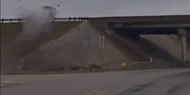 Feb 1, 2023: Smugglers vault onto highway during high-speed chase.
