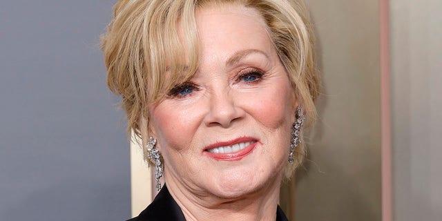 Jean Smart said she's recovering from a heart procedure.