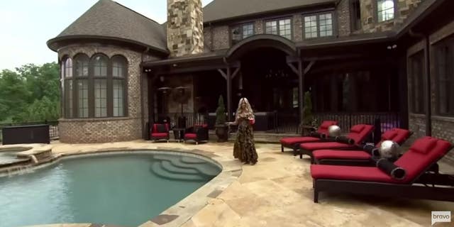 Kim Zolciak shows off her pool's home