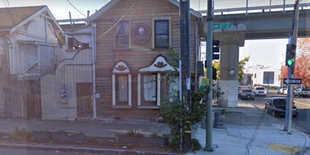 Angel Cakes Bakery in Oakland