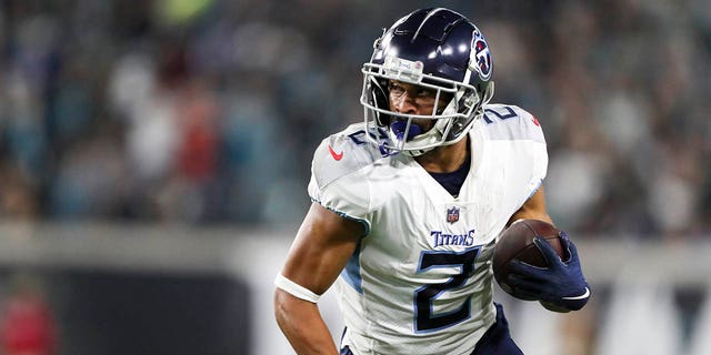 Robert Woods #2 of the Tennessee Titans runs upfield during the first quarter against the Jacksonville Jaguars at TIAA Bank Field on January 7, 2023 in Jacksonville, Florida.