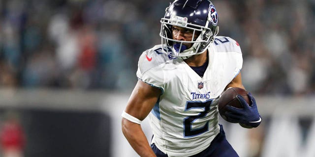 Robert Woods #2 of the Tennessee Titans runs upfield during the first quarter against the Jacksonville Jaguars at TIAA Bank Field on January 7, 2023 in Jacksonville, Florida.