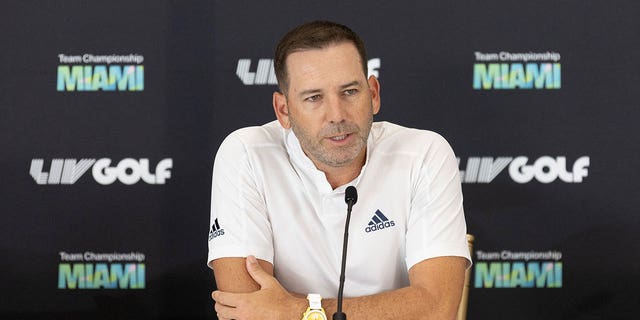 Sergio García habla con los medios antes del LIV Golf Invitational - Miami el 27 de octubre de 2022 en Doral, Florida.