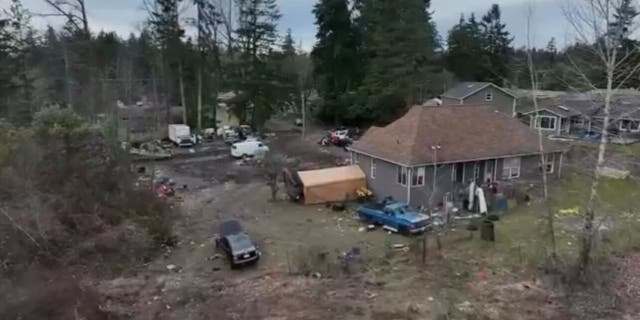 % Washington property proprietor says squatters returned after SWAT raid: 'I am going to surrender' Police in Washington say that removing the squatters is a civil matter to be handled by courts