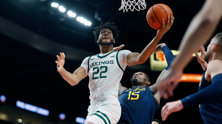 Portland State makes shot of the year as improbable buzzer beater