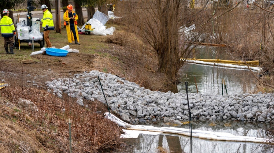 Ohio train derailment worries expand Cincinnati pauses Ohio River