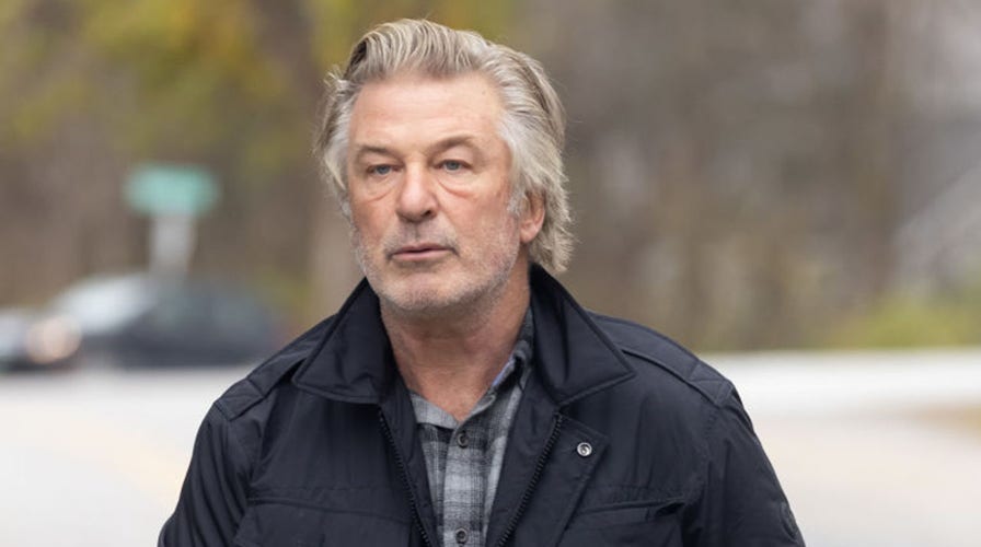 Alec Baldwin 'put himself in a box' claiming he didn't pull the trigger: Mark Geragos 