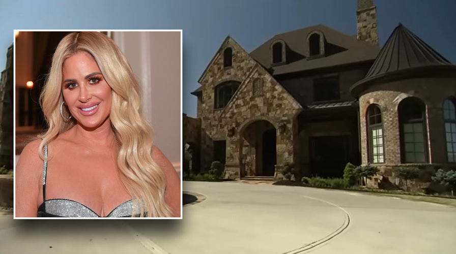 Kim Zolciak Is Telling Everyone Foreclosure On Georgia Mansion Is A   Kim Zolciak Foreclosure 