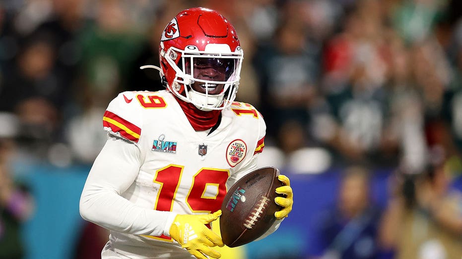 Kadarius Toney trolls New York Giants with Chiefs Super Bowl ring