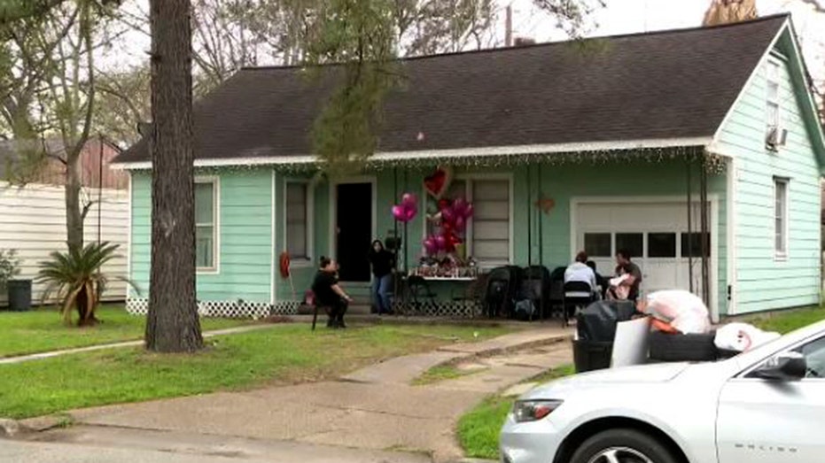 Texas neighbors react after 3 teens killed in murder-suicide identified