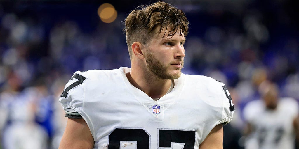 Las Vegas Raiders free agent Foster Moreau reveals cancer diagnosis