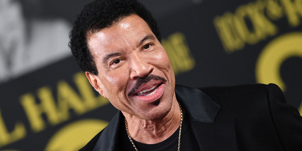 Lionel Richie says his 'All Night Long' is 'down to a fierce 15 minutes' - Vimarsana News
