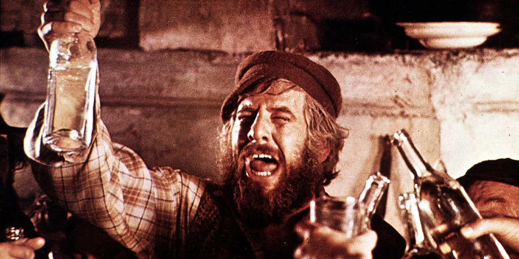 Family of ‘Fiddler on the Roof’ star Chaim Topol claim actor worked with Mossad