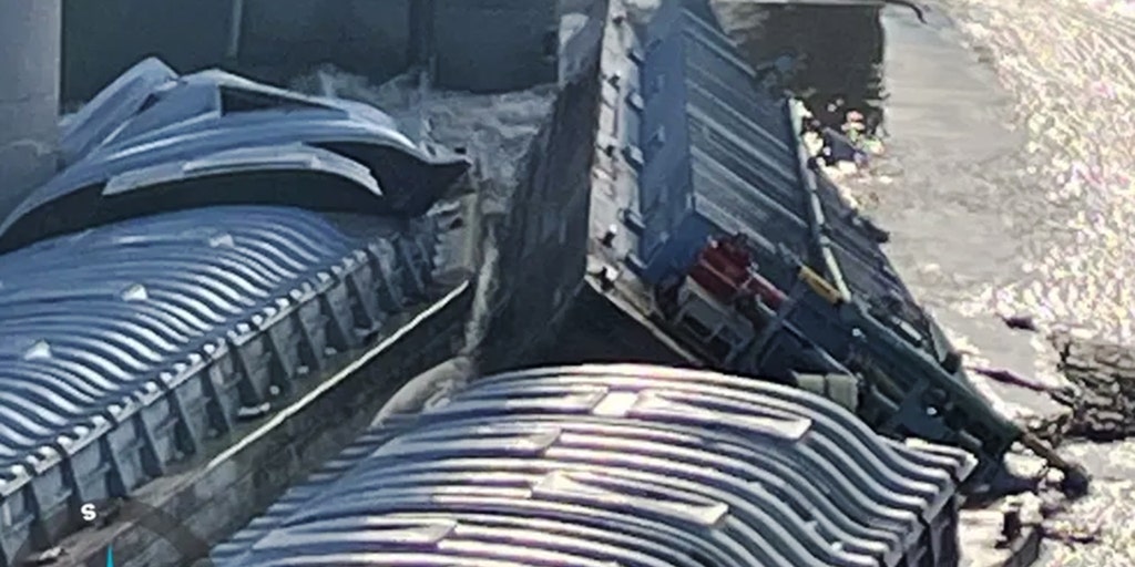 Runaway Kentucky barge carrying methanol, 2 others pinned against dam site - Vimarsana News