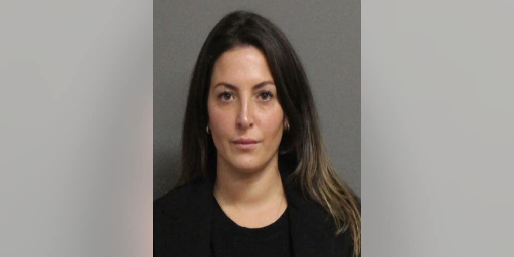 Married Connecticut lunch lady allegedly sexually assaulted student, sent nude images for months: Cops - Vimarsana News