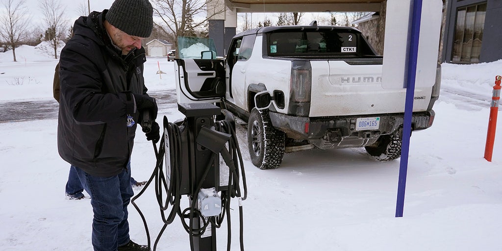 Automakers racing to boost electric car range in winter - Vimarsana News