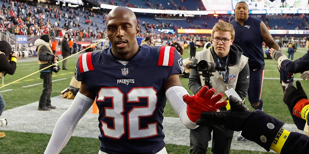 Patriots' Devin McCourty considered playing one more year before retiring -  A to Z Sports