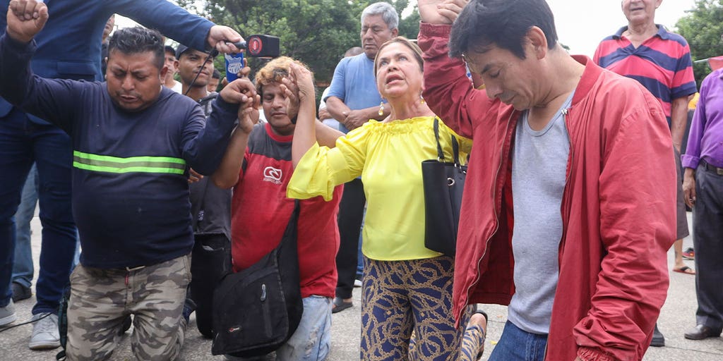 Ecuador police rescue security guard wearing explosive device in vest - Vimarsana News