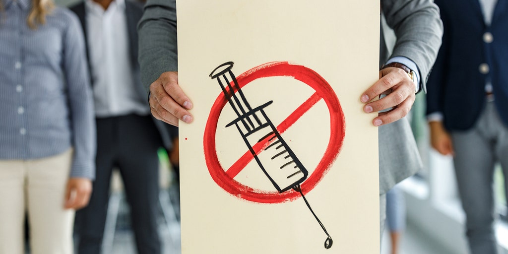 Chicago must rehire, pay back wages to workers punished over COVID-19 vaccination mandate: Judge - Vimarsana News