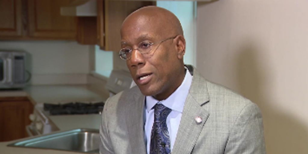 Temple University president resigns as Philadelphia crime concerns wreak havoc on enrollment - Vimarsana News
