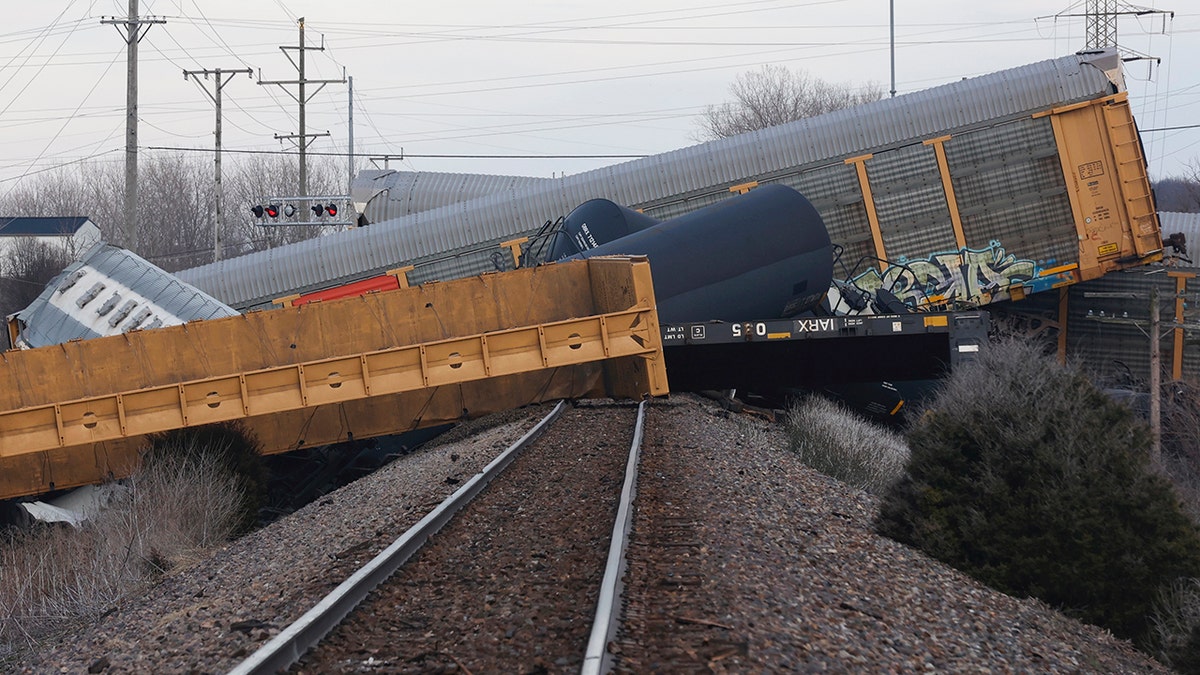 Springfield train derailed