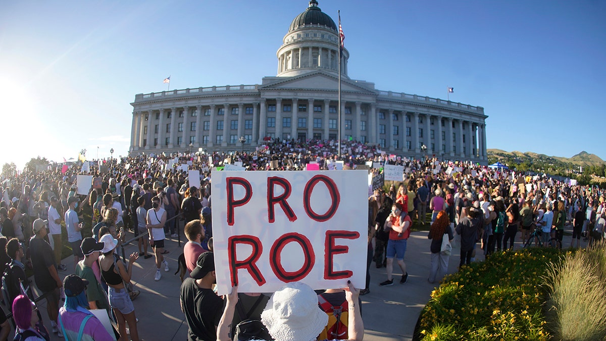 A photo of abortion protesters