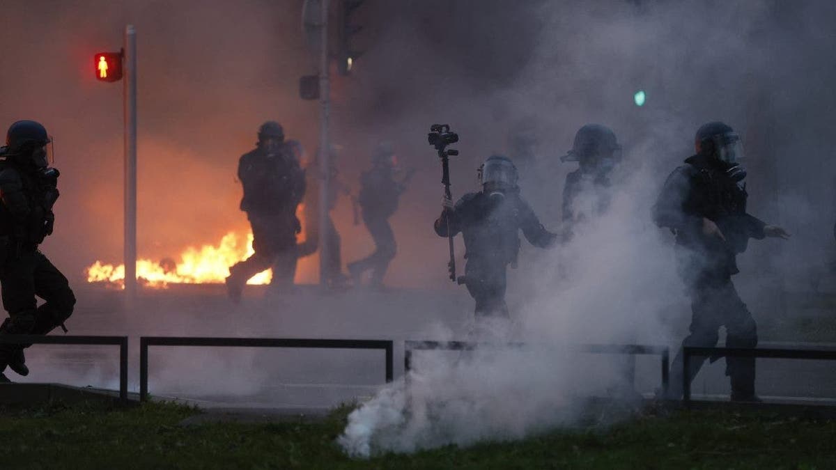 violent paris protests