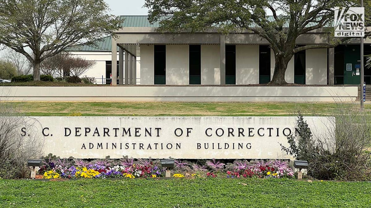 Exterior view of the South Carolina Department of Corrections Administration Building