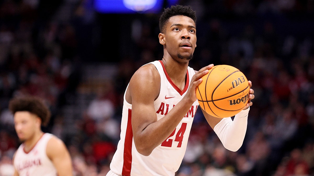 Brandon Miller and Hornets Drop Third Straight, Falling To Wembanyama,  Spurs - Sports Illustrated Alabama Crimson Tide News, Analysis and More
