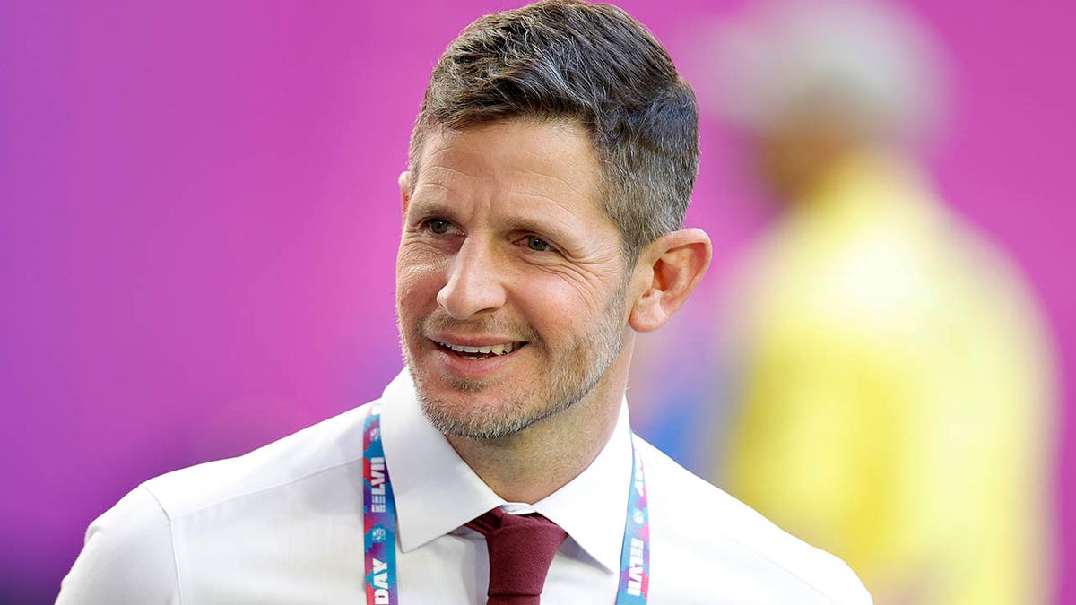 Ex Nfl Quarterback Dan Orlovsky Sparks Debate On Towel Etiquette Fox News Ex Nfl Quarterback Dan Orlovsky Sparks Debate On Towel Etiquette Fox News