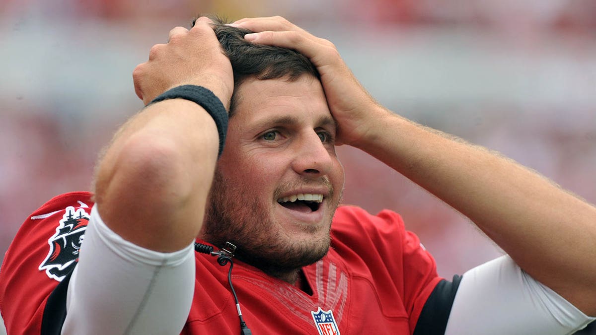 Ex NFL quarterback Dan Orlovsky sparks debate on towel etiquette